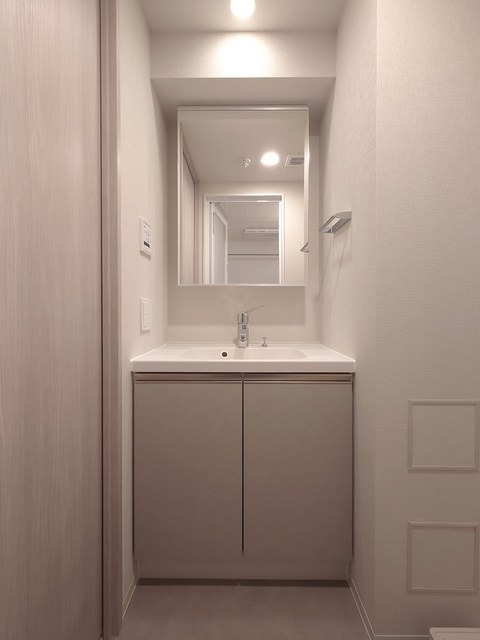 洗面設備　※写真は同タイプ住戸です。