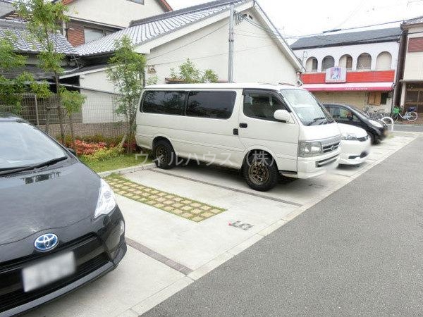 駐車場　敷地内駐車場！