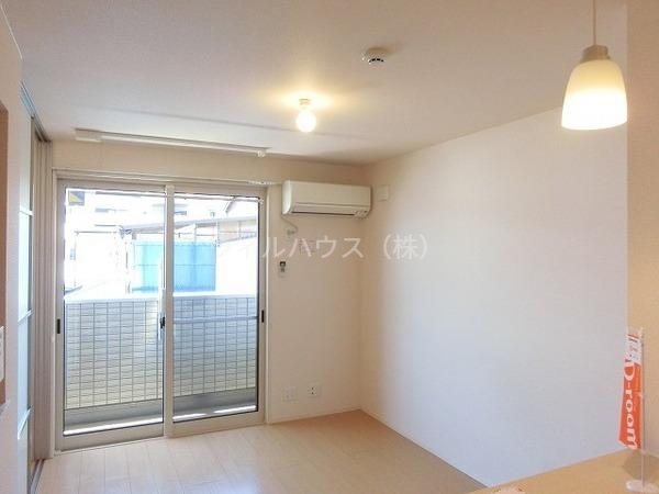居室・リビング　カウンターキッチン！