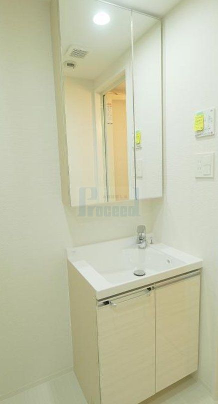 PREMIUM CUBE 池袋要町の内装写真