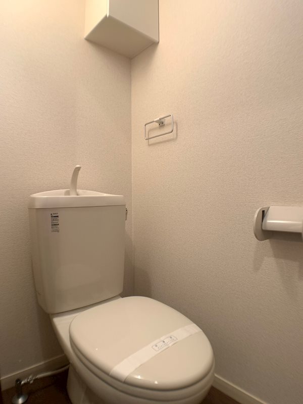 グリーンライン 都筑ふれあいの丘駅 徒歩7分 2階建 築16年のトイレ写真