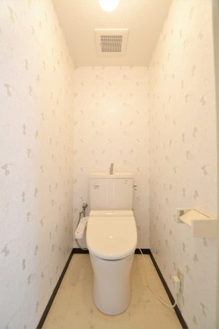 近鉄南大阪線 高見ノ里駅 徒歩10分 4階建 築38年のトイレ写真