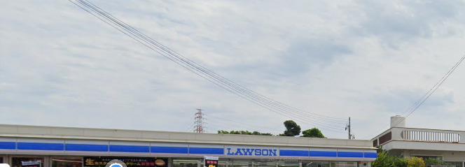 コンビニ　ローソン うるま市役所入口店（コンビニ）まで9m