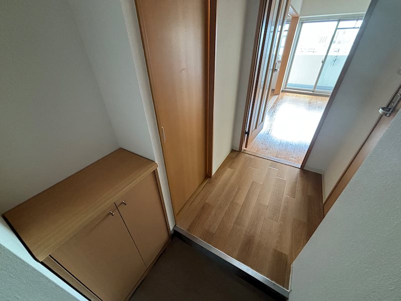 玄関　同物件同号室のお写真でございます。