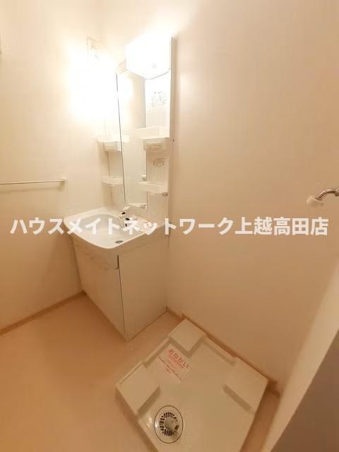洗面設備　洗髪洗面化粧台・洗濯機置場