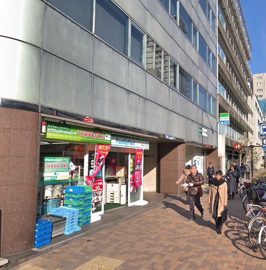 コンビニ　ファミリーマート 東麻布一丁目店（コンビニ）まで431m