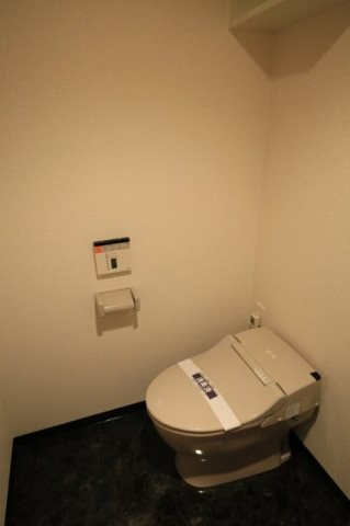 トイレ　★《見学予約受け付け中》設備充実のハイグレード賃貸マンショ
