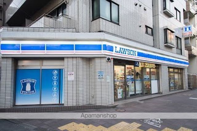 コンビニ　ローソン大森北八幡通店（コンビニ）まで240m