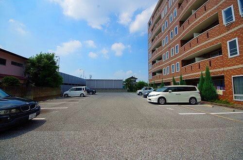 駐車場　敷地内駐車場