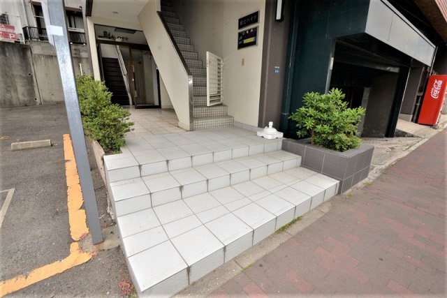 エントランス　ゆとりのあるエントランスです