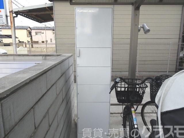 エントランス　留守中の荷物の受取は宅配ＢＯＸで♪