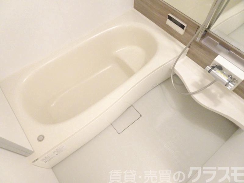 バス・シャワールーム　浴室乾燥機＆追焚機能付き広々バスルーム♪