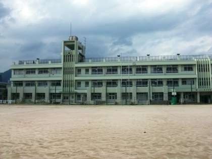 小学校　広島市立原小学校（小学校）まで707m