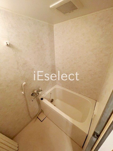 バス・シャワールーム　追い焚き機能付きです★