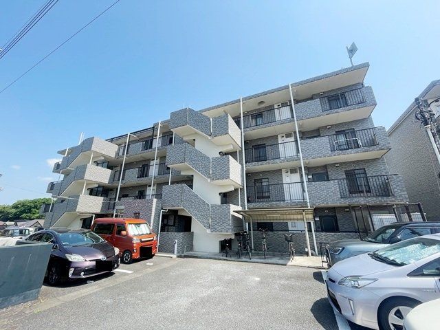 建物外観　ユーカリが丘駅徒歩3分の立地