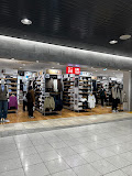 ショッピングセンター　ユニクロエキュート上野店（ショッピングセンター）まで939m