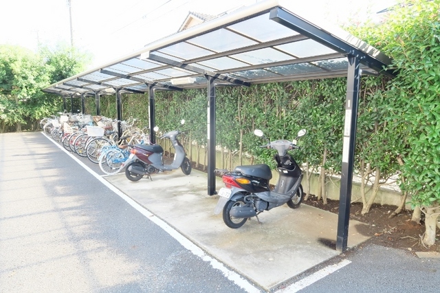 その他共有部分　【空要確認】☆有料バイク置場あります☆