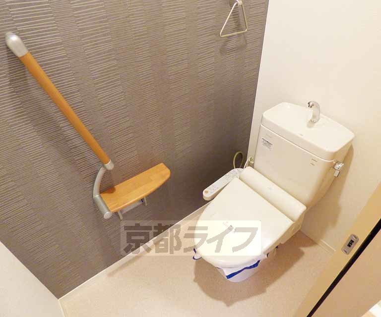 ＪＲ山陰本線 太秦駅 徒歩4分 3階建 築16年のトイレ写真