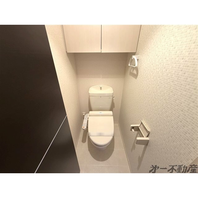 トイレ　温水洗浄暖房便座