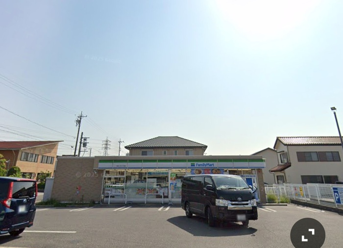 コンビニ　ファミリーマート楠あじま（コンビニ）まで600m