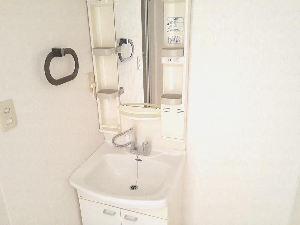 洗面設備　※写真は同タイプのお部屋です。