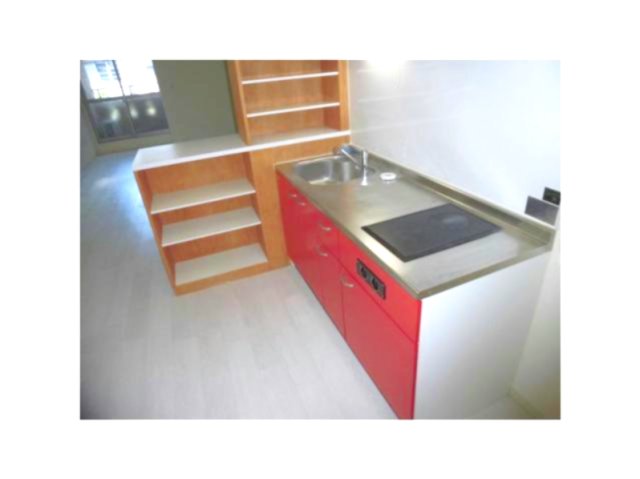 キッチン　※写真は同じマンションの違う部屋のものになります。
