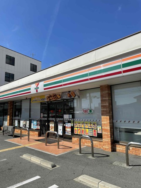 コンビニ　セブン－イレブン　ＪＲ宝殿駅前店（コンビニ）まで469m
