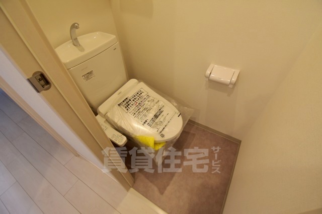 阪急宝塚線 中津駅 徒歩12分 7階建 築7年のトイレ写真