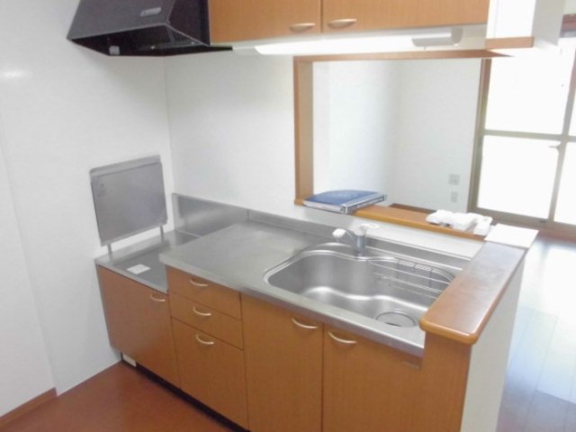 キッチン　掲載写真は同型モデルを掲載しており実際のお部屋と仕様等が異な