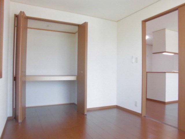収納　掲載写真は同型モデルを掲載しており実際のお部屋と仕様等が異な