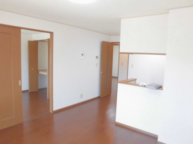 居室・リビング　掲載写真は同型モデルを掲載しており実際のお部屋と仕様等が異な
