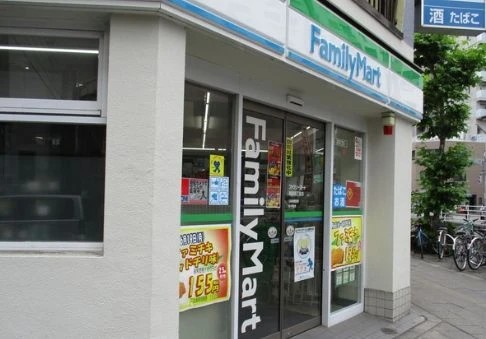 コンビニ　ファミリーマート 両国四丁目店（コンビニ）まで138m