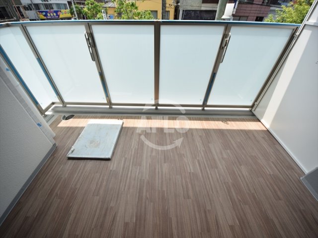 バルコニー　OPUS RESIDENCE SHINSAIBASHI SO