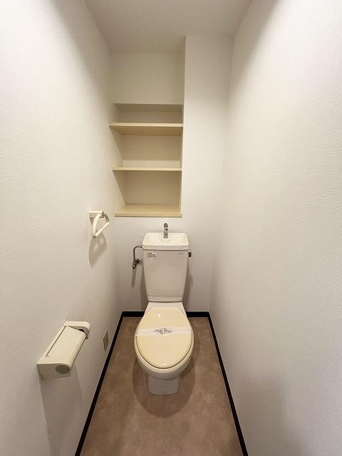 トイレ　落ち着いた色調のトイレです♪