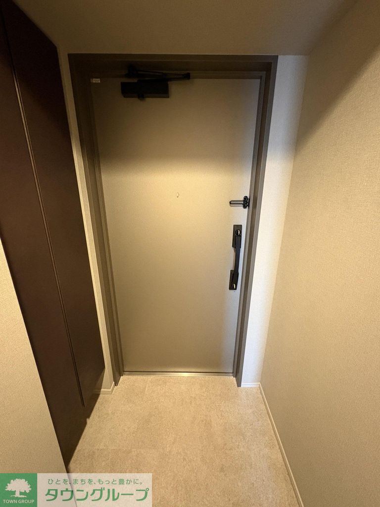ブランシエスタ入谷グランデの玄関写真