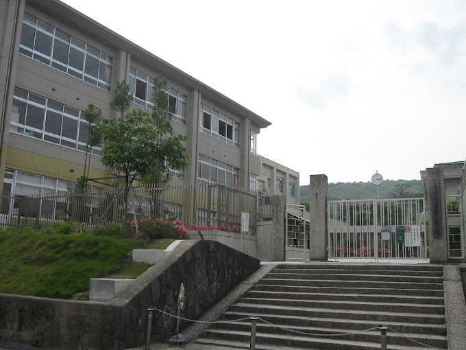 小学校　長岡京市立長法寺小学校（小学校）まで620m