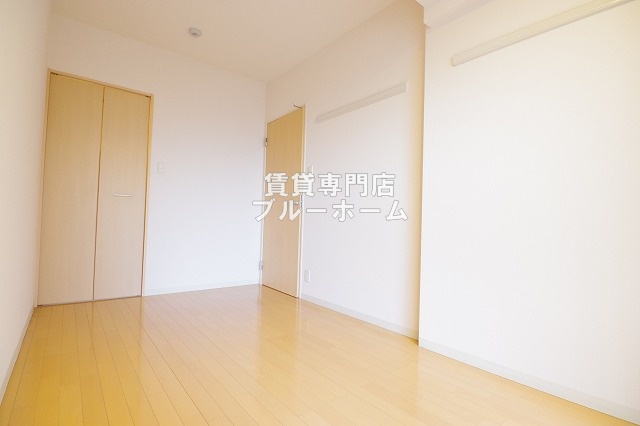 その他　5.6帖の洋室です！