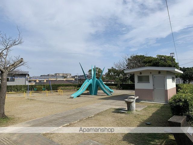 公園　月見ヶ丘街区公園（公園）まで300m