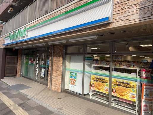 コンビニ　ファミリーマート高輪一丁目店（コンビニ）まで602m
