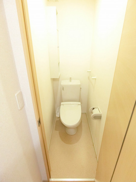 トイレ　※別号室の写真です