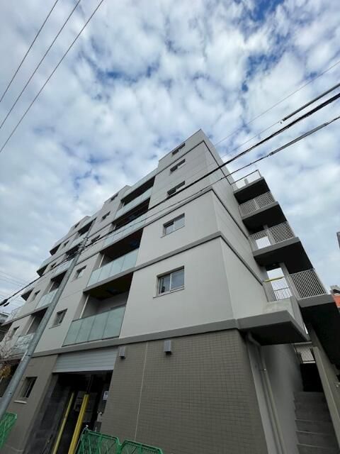 エントランス　ゆとりのあるエントランスです