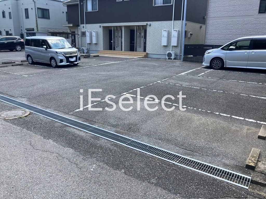 駐車場　敷地内駐車場も募集中です！