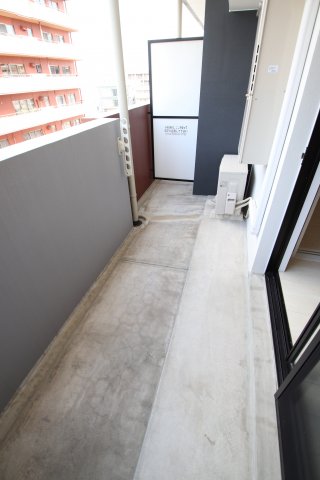 バルコニー　バルコニーからの眺めを楽しみながら食事をしませんか