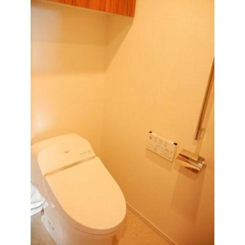 トイレ　別タイプ部屋　参考写真です