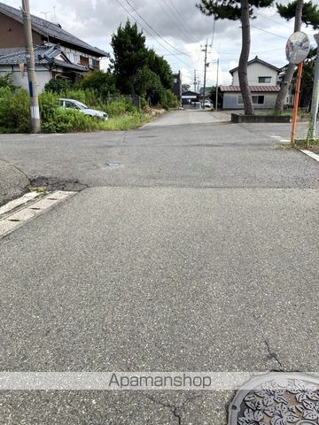 その他　前面道路（その他）まで0m