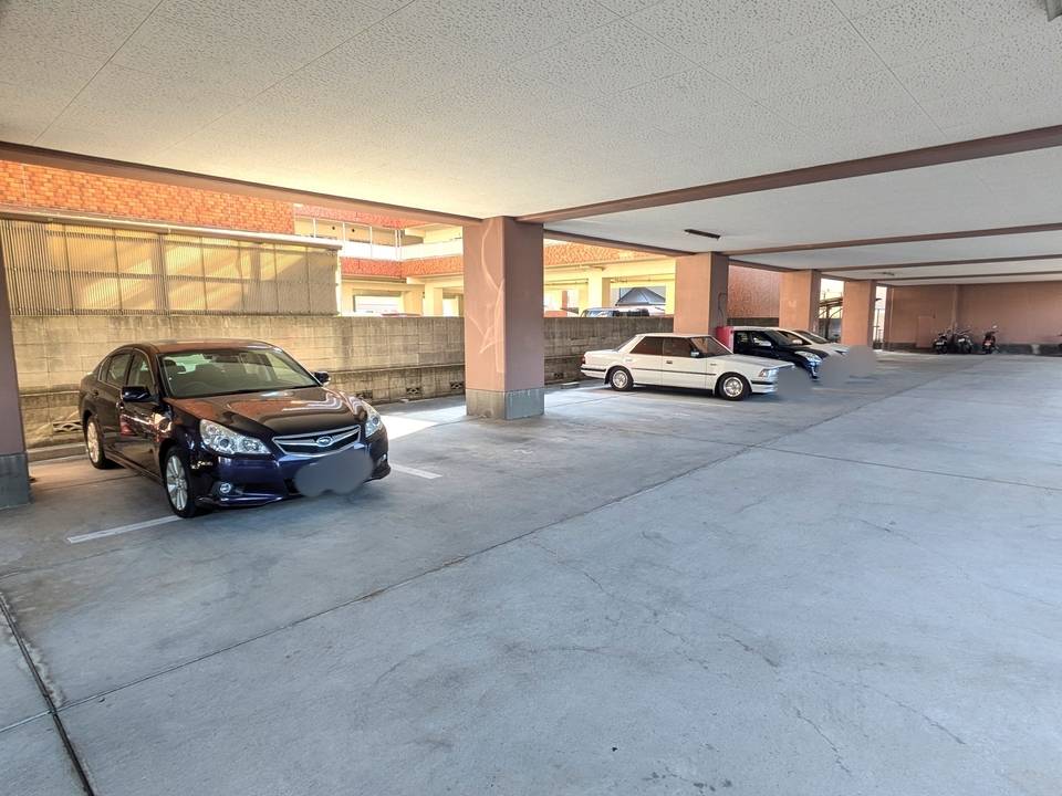 駐車場　駐車場