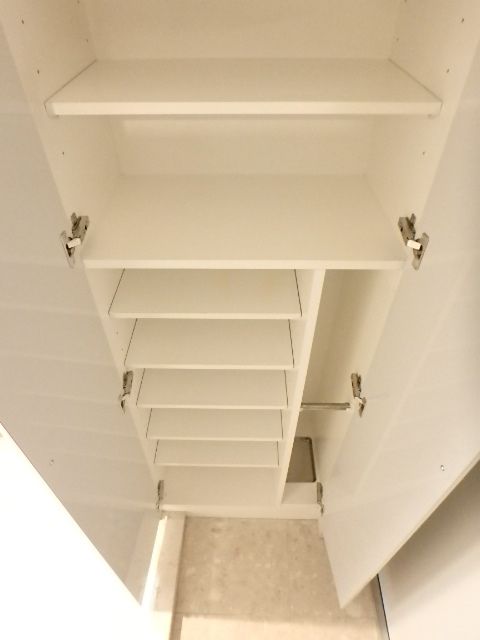 収納　傘やブーツも収納可能なシューズボックス