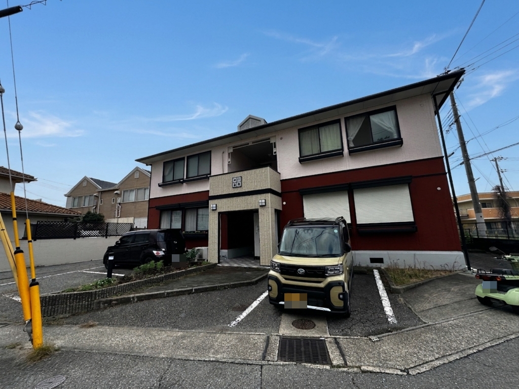 ＪＲ山陽本線 明石駅 バス乗車時間：20分 最寄りバス停で下車 徒歩2分 築32年
