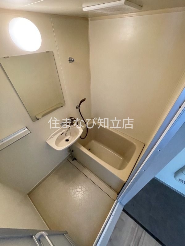 バス・シャワールーム　別室同型写真／清掃前