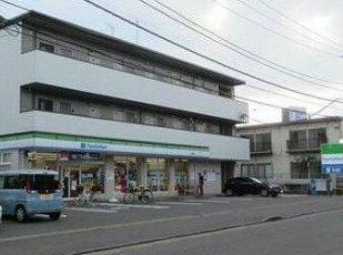 コンビニ　ファミリーマート登戸新町店（コンビニ）まで579m